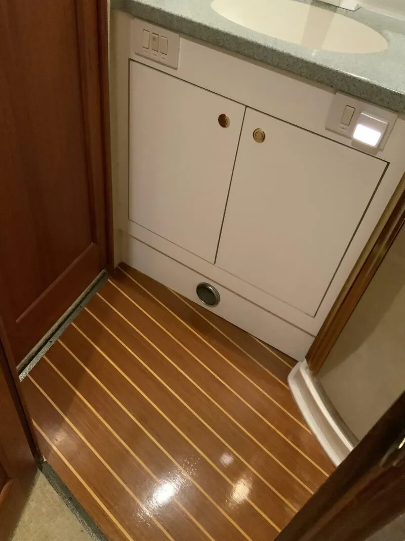 Slide: The Image of Ocean Yachts 48 Convertible 1997 - 4704648