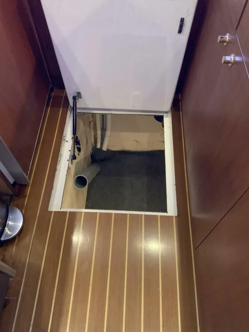 Slide: The Image of Ocean Yachts 48 Convertible 1997 - 4704668