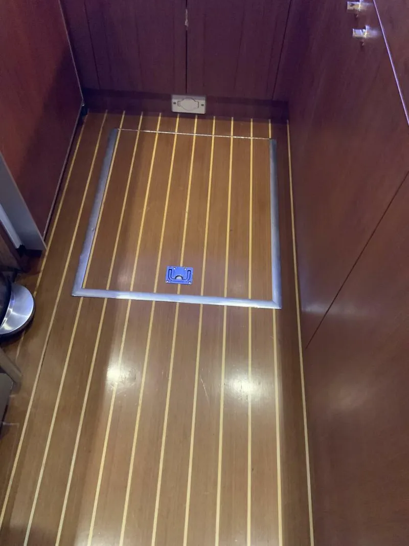 Slide: The Image of Ocean Yachts 48 Convertible 1997 - 4704670