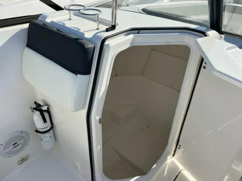 Slide: The Image of Bayliner DX 2200 2021 - 4703972