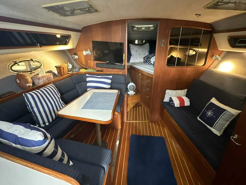 Slide: The Image of Tiara 3300 Open 1988 - 4706039