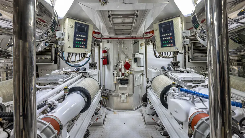 Slide: The Image of Azimut 100 2000 - 4725931