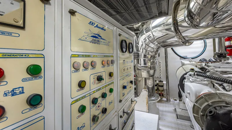 Slide: The Image of Azimut 100 2000 - 4725933