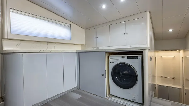 Slide: The Image of Azimut 100 2000 - 4725898