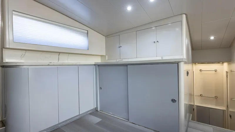 Slide: The Image of Azimut 100 2000 - 4725899