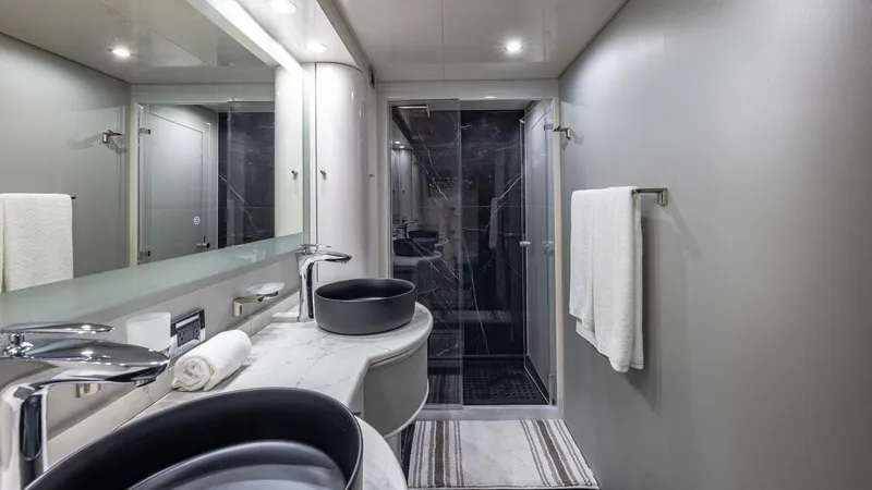 Slide: The Image of Azimut 100 2000 - 4725907