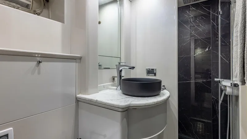 Slide: The Image of Azimut 100 2000 - 4725919