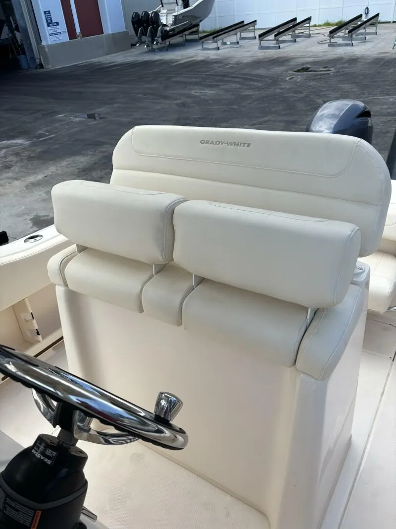 Slide: The Image of Grady-White Fisherman 257 2023 - 4707329