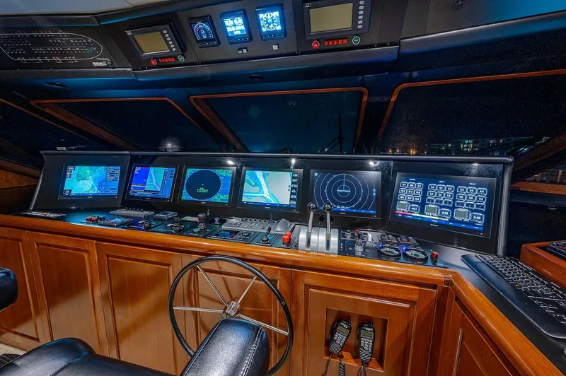 Slide: The Image of Christensen Raised Pilot House 2000 - 4710561