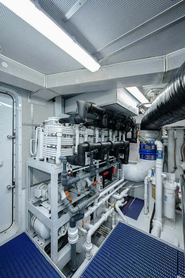 Slide: The Image of Christensen Raised Pilot House 2000 - 4710527