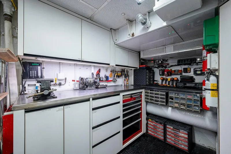 Slide: The Image of Christensen Raised Pilot House 2000 - 4710545