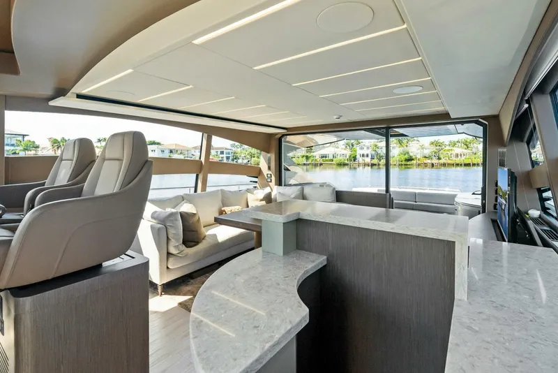 Slide: The Image of Pershing 74 2021 - 4755824