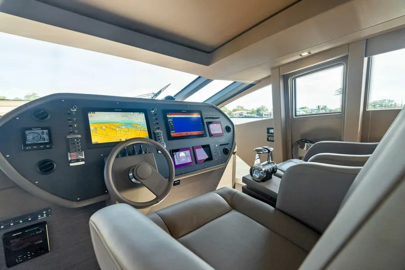 Slide: The Image of Pershing 74 2021 - 4755834