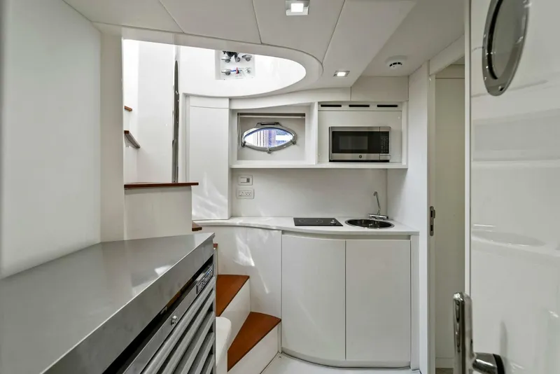 Slide: The Image of Pershing 74 2021 - 4755858