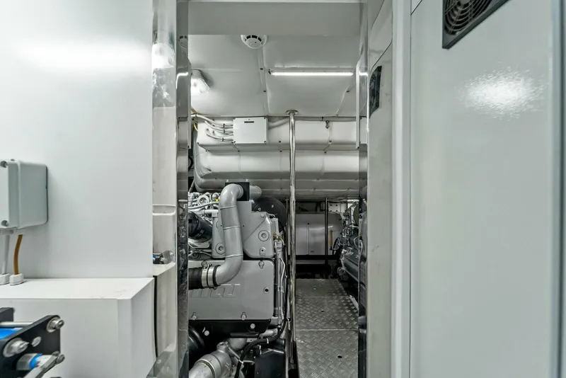 Slide: The Image of Pershing 74 2021 - 4755862