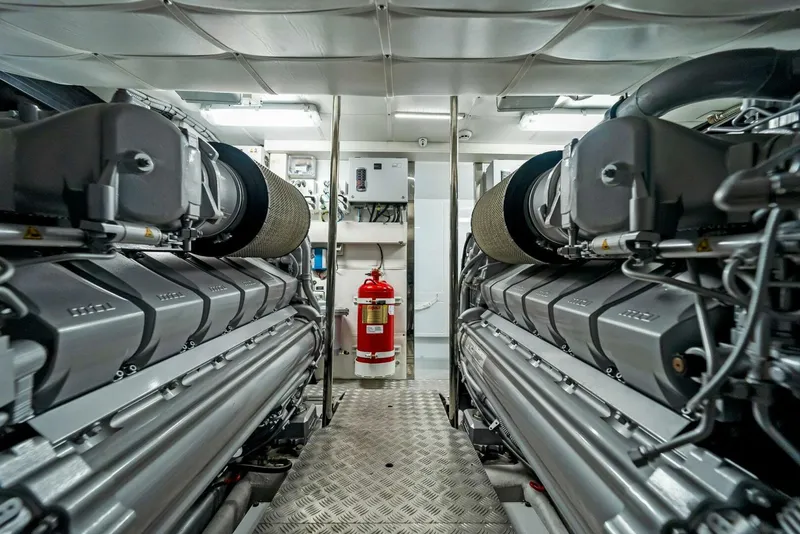 Slide: The Image of Pershing 74 2021 - 4755865