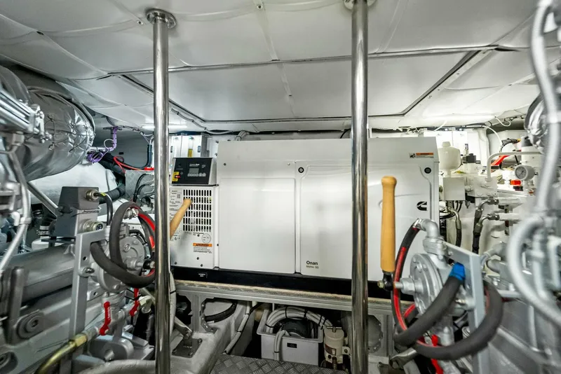 Slide: The Image of Pershing 74 2021 - 4755866