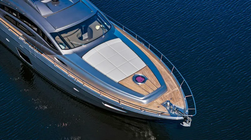 Slide: The Image of Pershing 74 2021 - 4755759