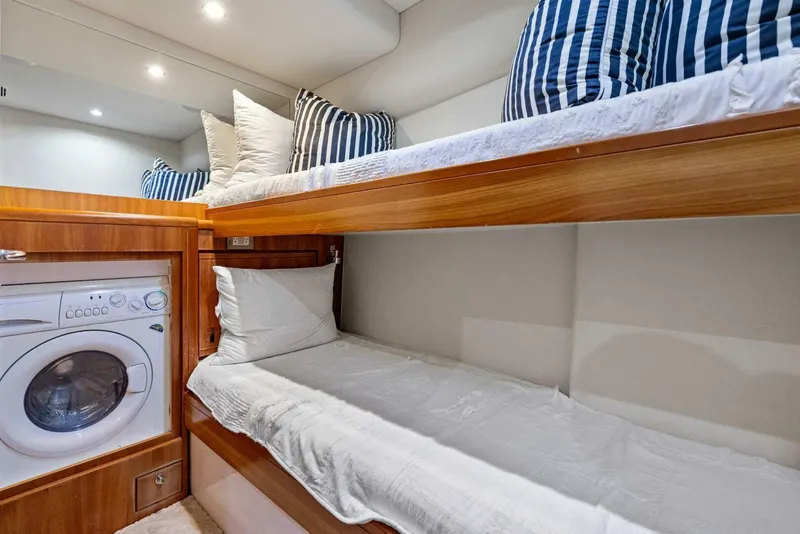 Slide: The Image of Bertram Convertible 2010 - 4758004