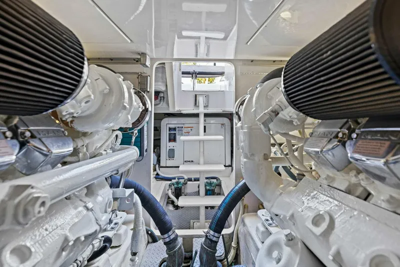 Slide: The Image of Bertram Convertible 2010 - 4758009