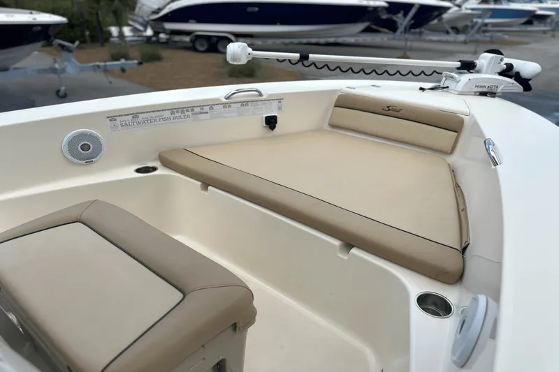 Slide: The Image of Scout 195 SPORTFISH 2018 - 10