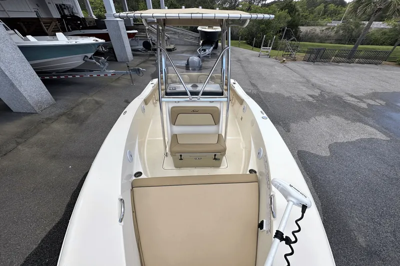 Slide: The Image of Scout 195 SPORTFISH 2018 - 12