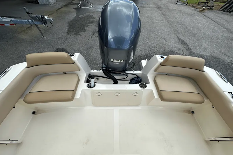 Slide: The Image of Scout 195 SPORTFISH 2018 - 3