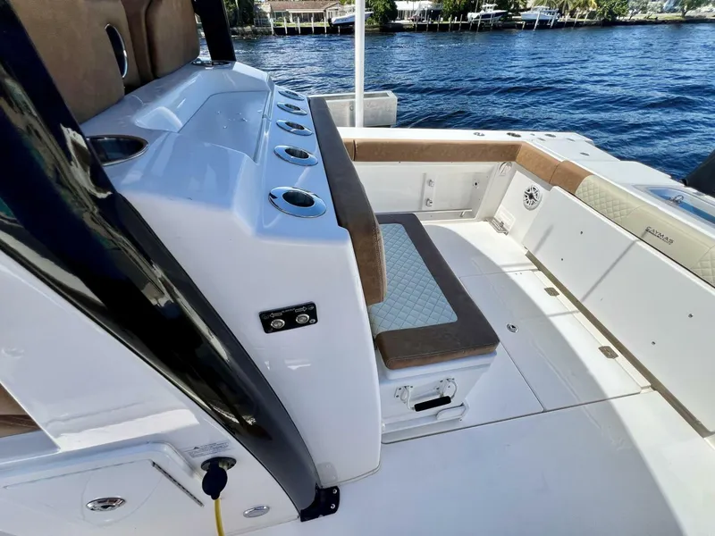 Slide: The Image of Caymas 341 CC 2022 - 4710617