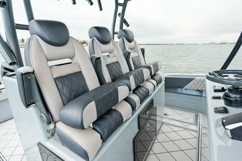 Slide: The Image of Front Runner 39 CC 2020 - 4942995