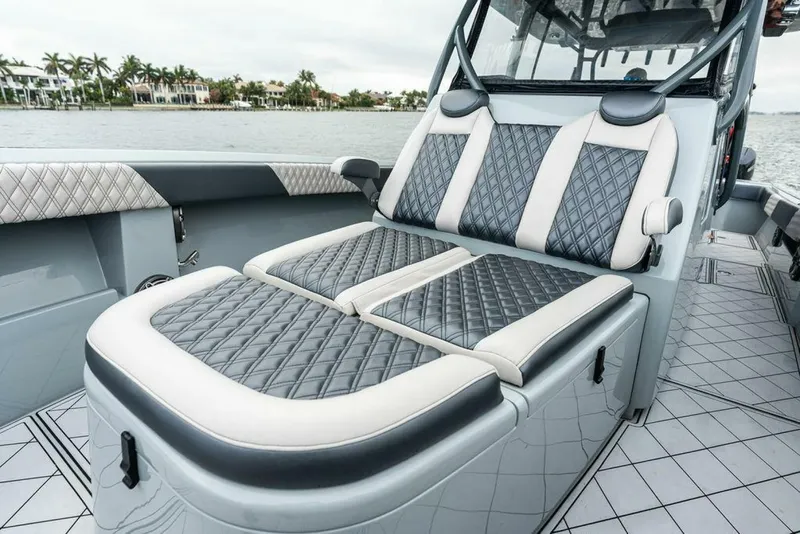 Slide: The Image of Front Runner 39 CC 2020 - 4943001