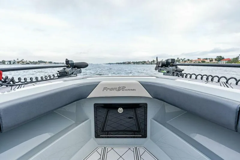 Slide: The Image of Front Runner 39 CC 2020 - 4943003