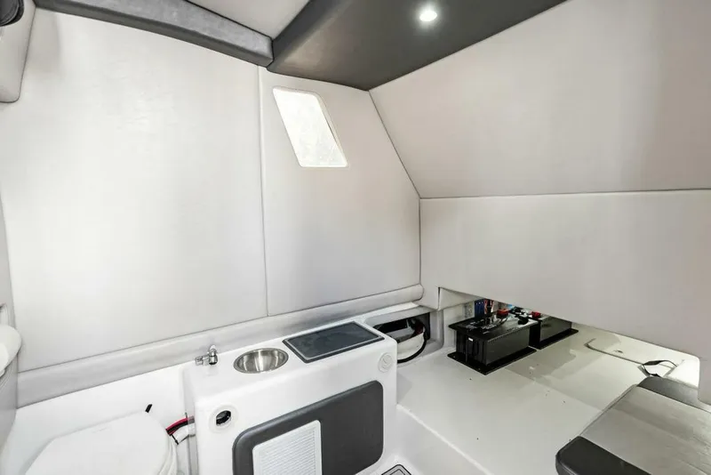 Slide: The Image of Front Runner 39 CC 2020 - 4943011