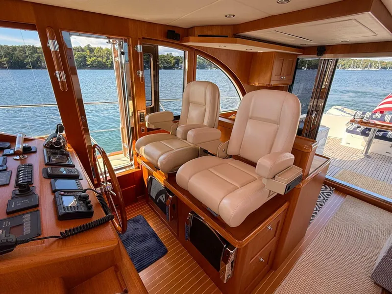 Slide: The Image of Grand Banks Eastbay 50 SX 2014 - 4714891