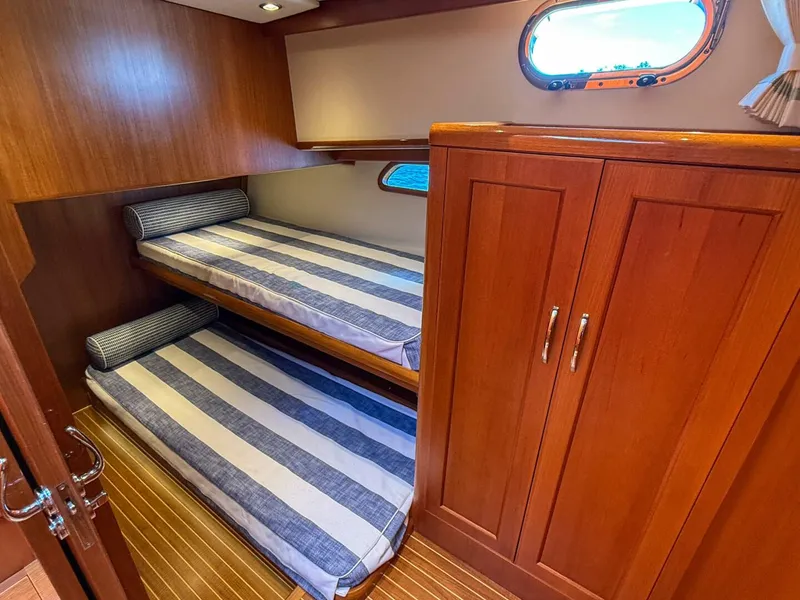 Slide: The Image of Grand Banks Eastbay 50 SX 2014 - 4714921