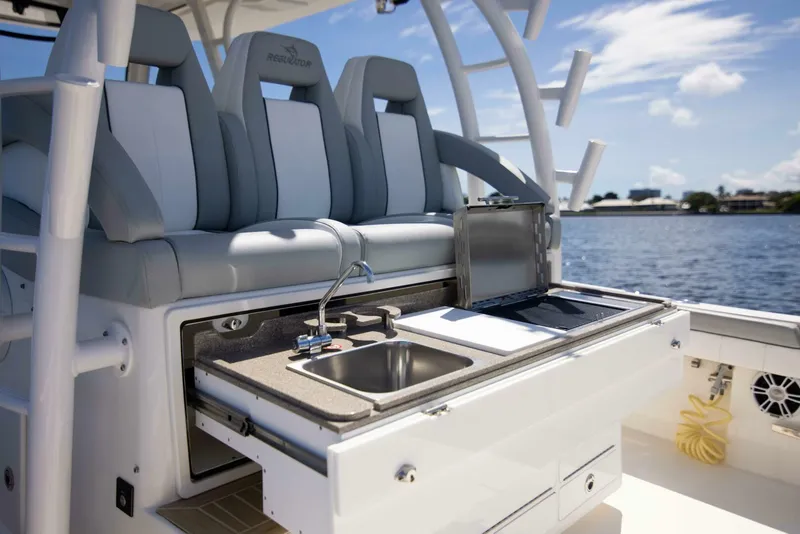 Slide: The Image of Regulator 41 2021 - Exterior Cockpit 2021 Regulator 41 Center Console - 4715390