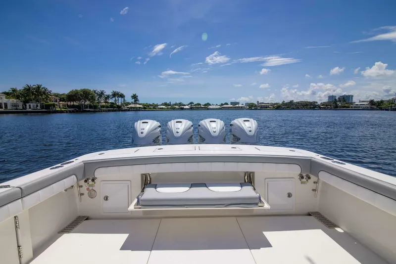 Slide: The Image of Regulator 41 2021 - Exterior Cockpit 2021 Regulator 41 Center Console - 4715392