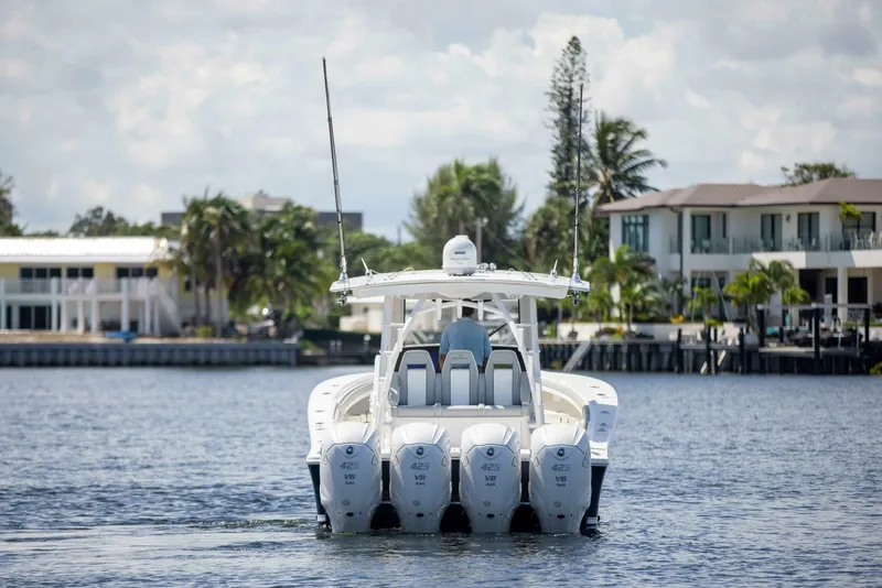 Slide: The Image of Regulator 41 2021 - Exterior Profile 2021 Regulator 41 Center Console - 4715738