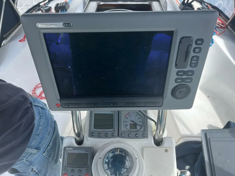 Slide: The Image of Hunter 33-2 2004 - 4716526