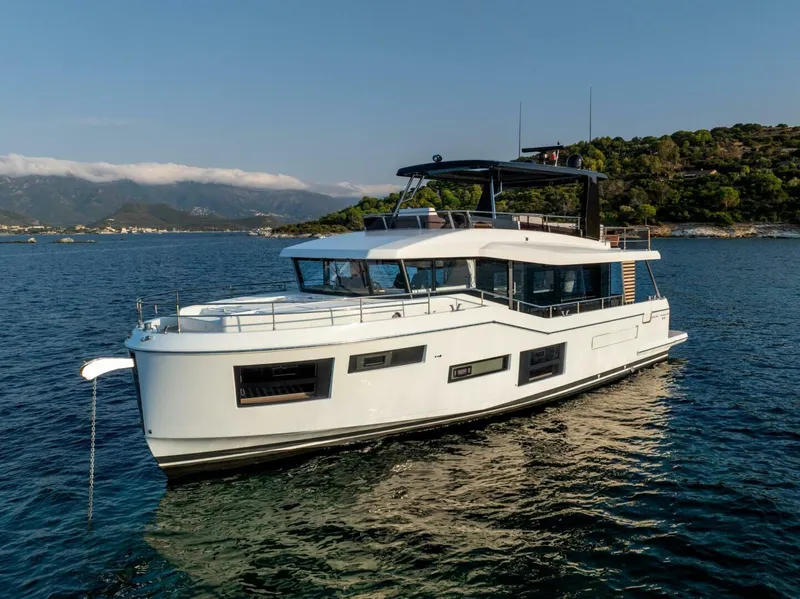 Slide: The Image of Beneteau Grand Trawler 63 2027 - 5693321