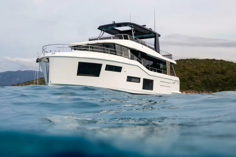 Slide: The Image of Beneteau Grand Trawler 63 2027 - 5693316
