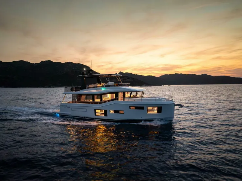 Slide: The Image of Beneteau Grand Trawler 63 2027 - 5693320