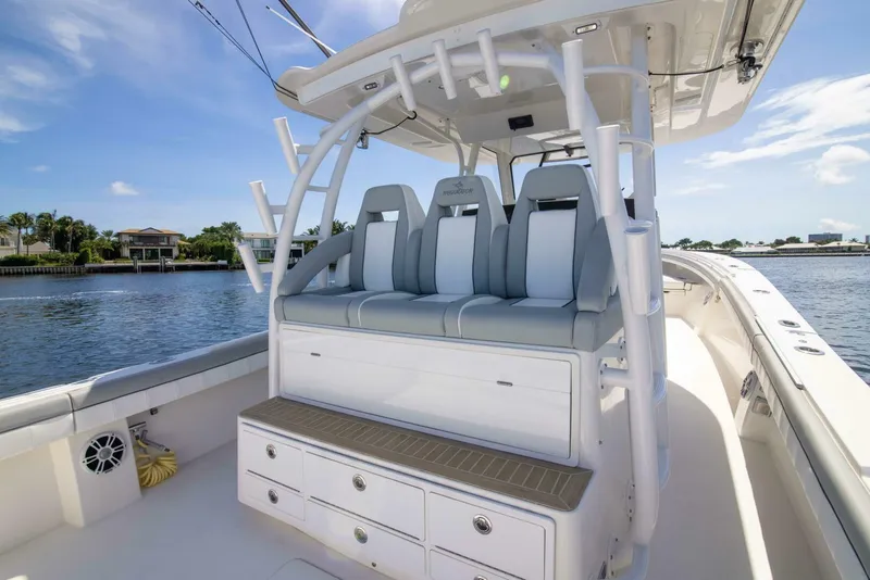 Slide: The Image of Regulator Marine 41 2021 - 4718424