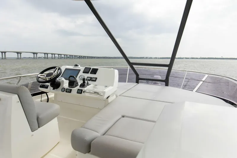 Slide: The Image of 2023 Prestige 460 Flybridge "Pass-N-Bye" - 5180325