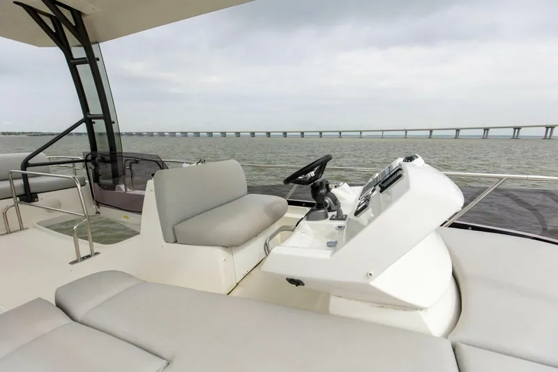 Slide: The Image of 2023 Prestige 460 Flybridge "Pass-N-Bye" - 5180327