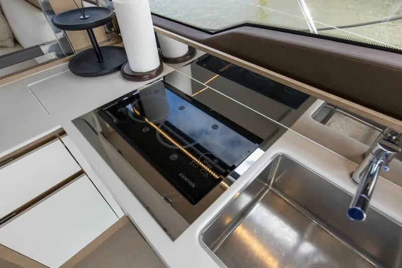 Slide: The Image of 2023 Prestige 460 Flybridge "Pass-N-Bye" - 5180332
