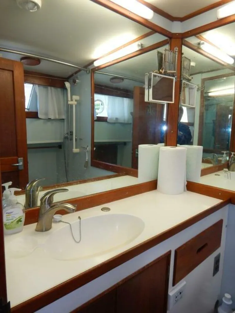 Slide: The Image of Grand Banks 42 Classic 1976 - 4726906