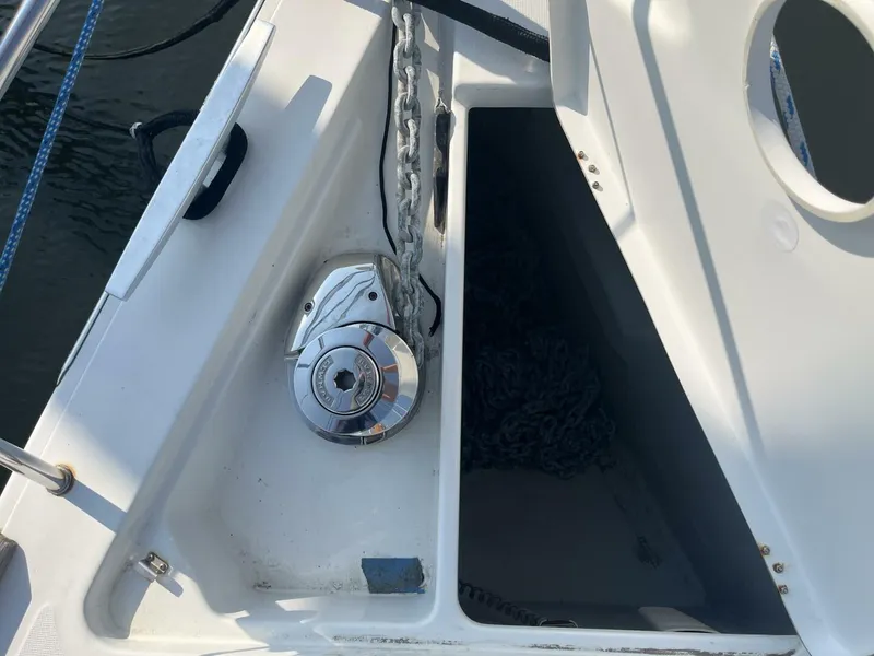 Slide: The Image of 2014 Beneteau SENSE 50 Windlass - 4724002