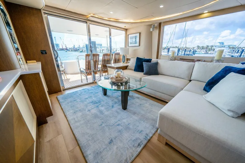 Slide: The Image of Lazzara Yachts 76 Motor Yacht 1994 - 4722434