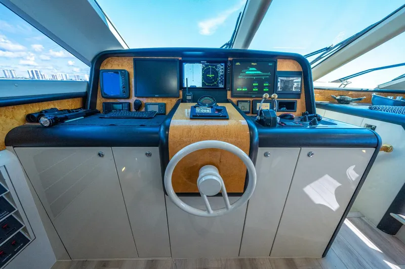 Slide: The Image of Lazzara Yachts 76 Motor Yacht 1994 - 4722482