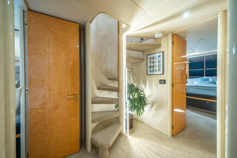 Slide: The Image of Lazzara Yachts 76 Motor Yacht 1994 - 4722509